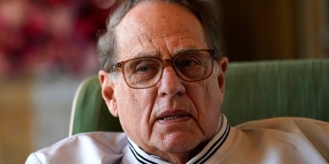 You are currently viewing Reinsdorf has a strong hand in replay of White Sox stadium poker